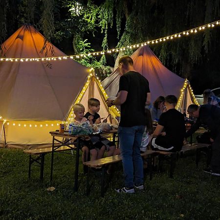 Camping Llavorsí 外观 照片