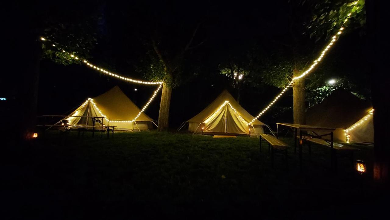 Camping Llavorsí 外观 照片