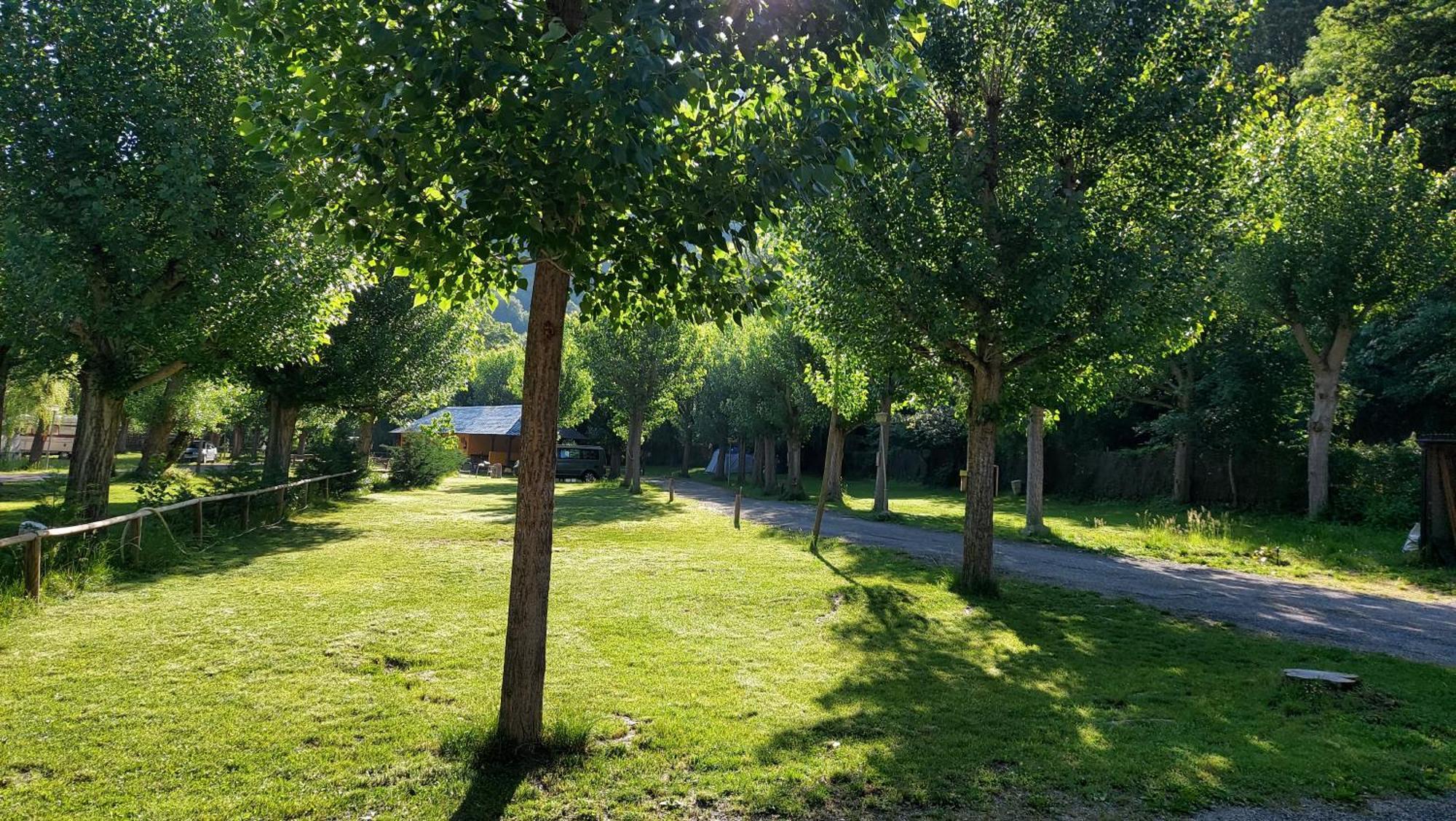 Camping Llavorsí 外观 照片