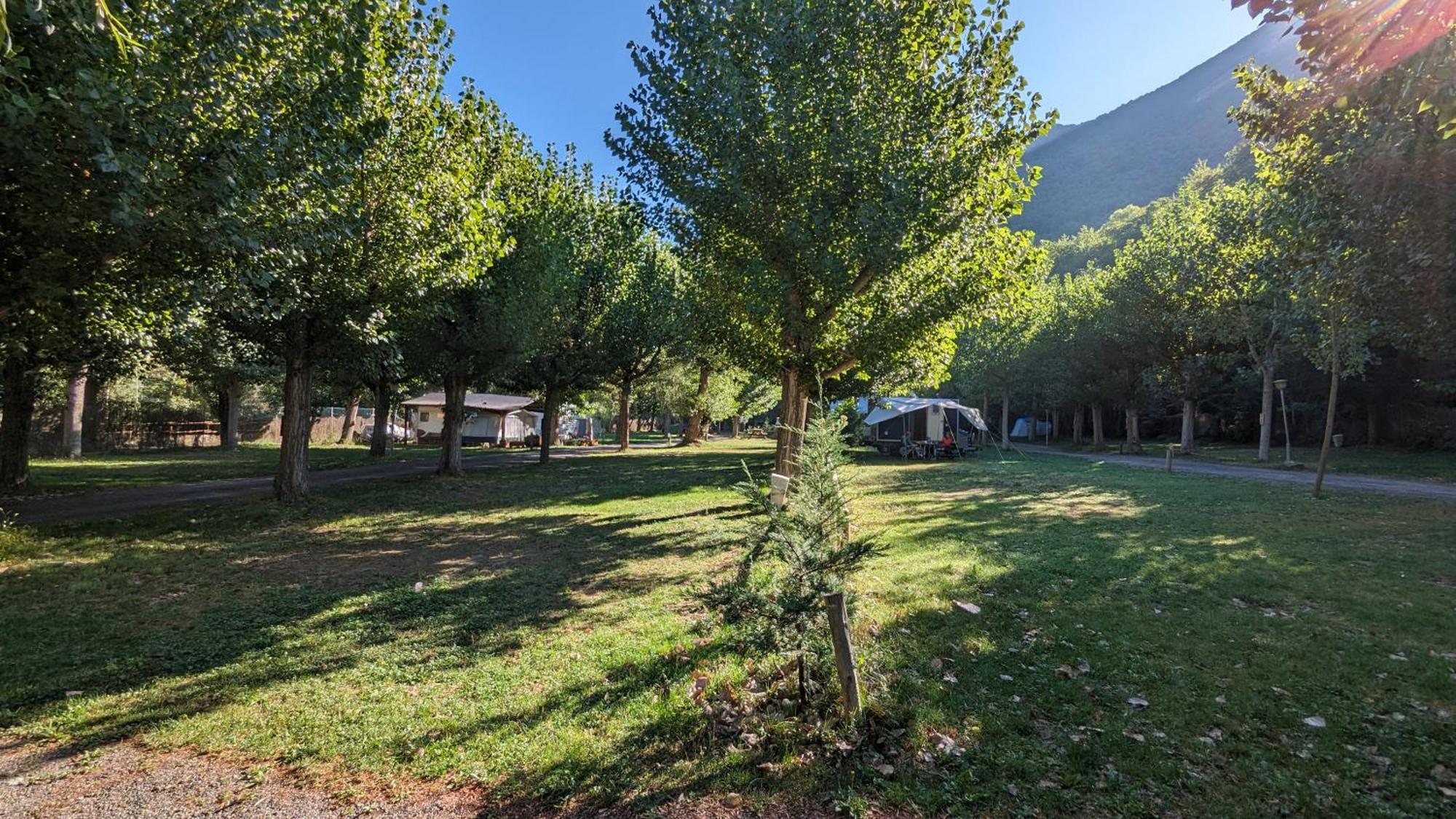 Camping Llavorsí 外观 照片