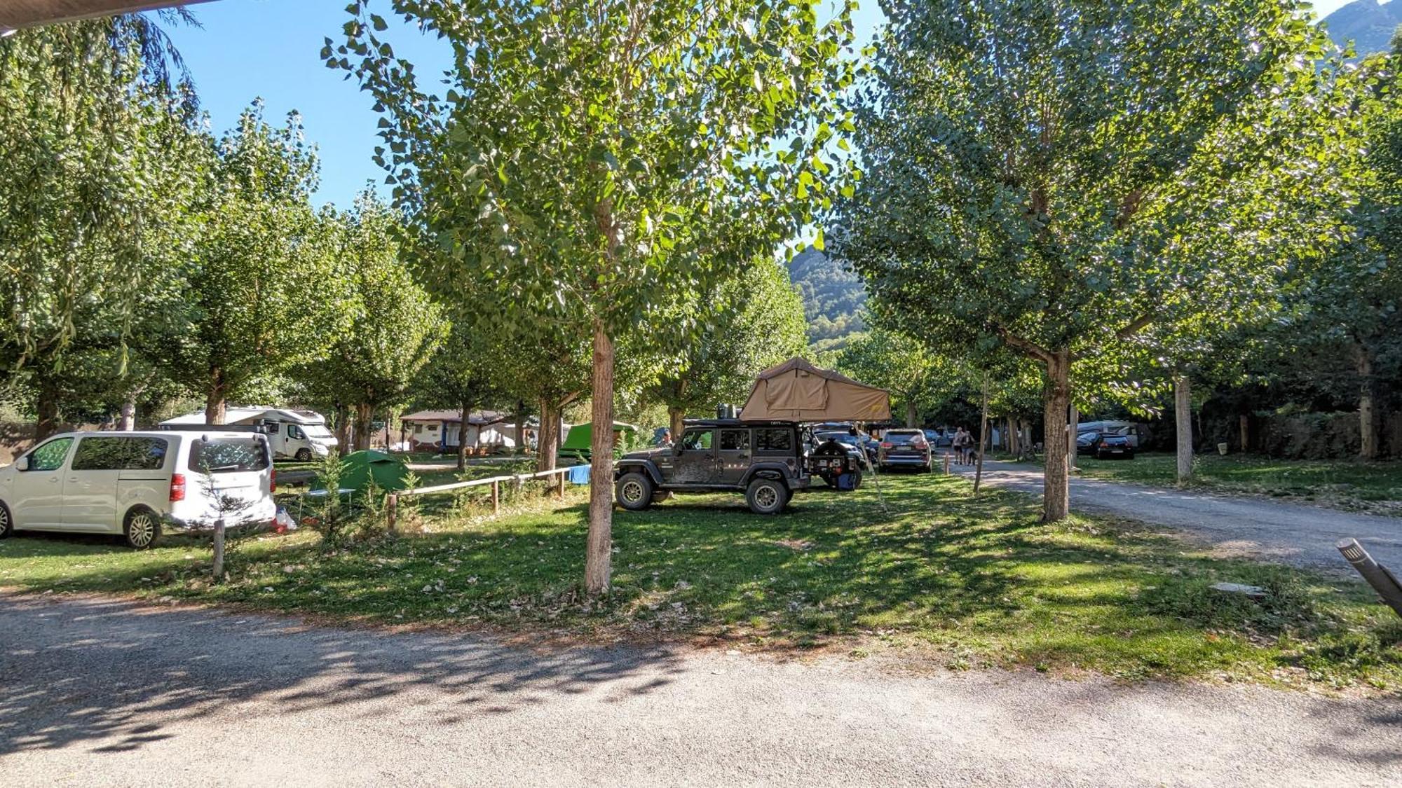 Camping Llavorsí 外观 照片