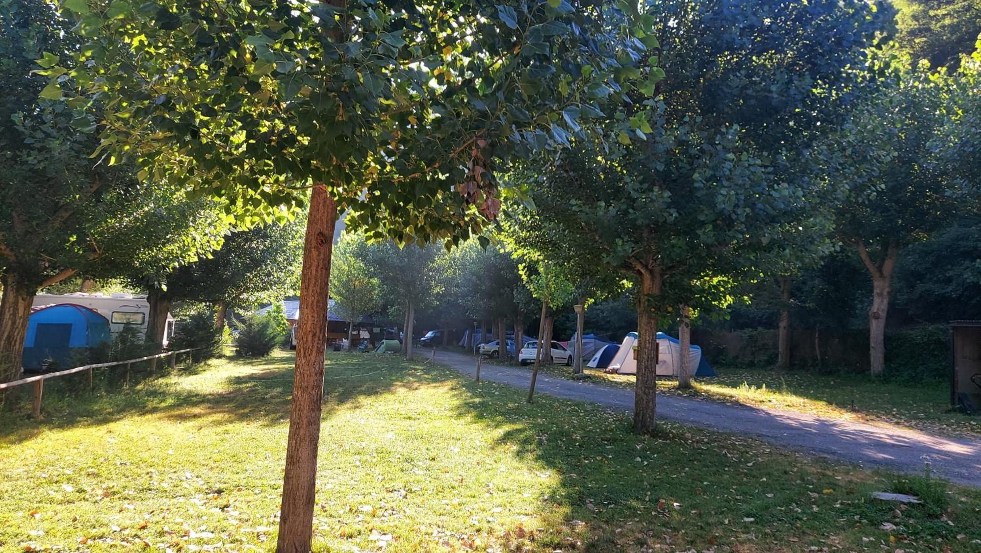 Camping Llavorsí 外观 照片